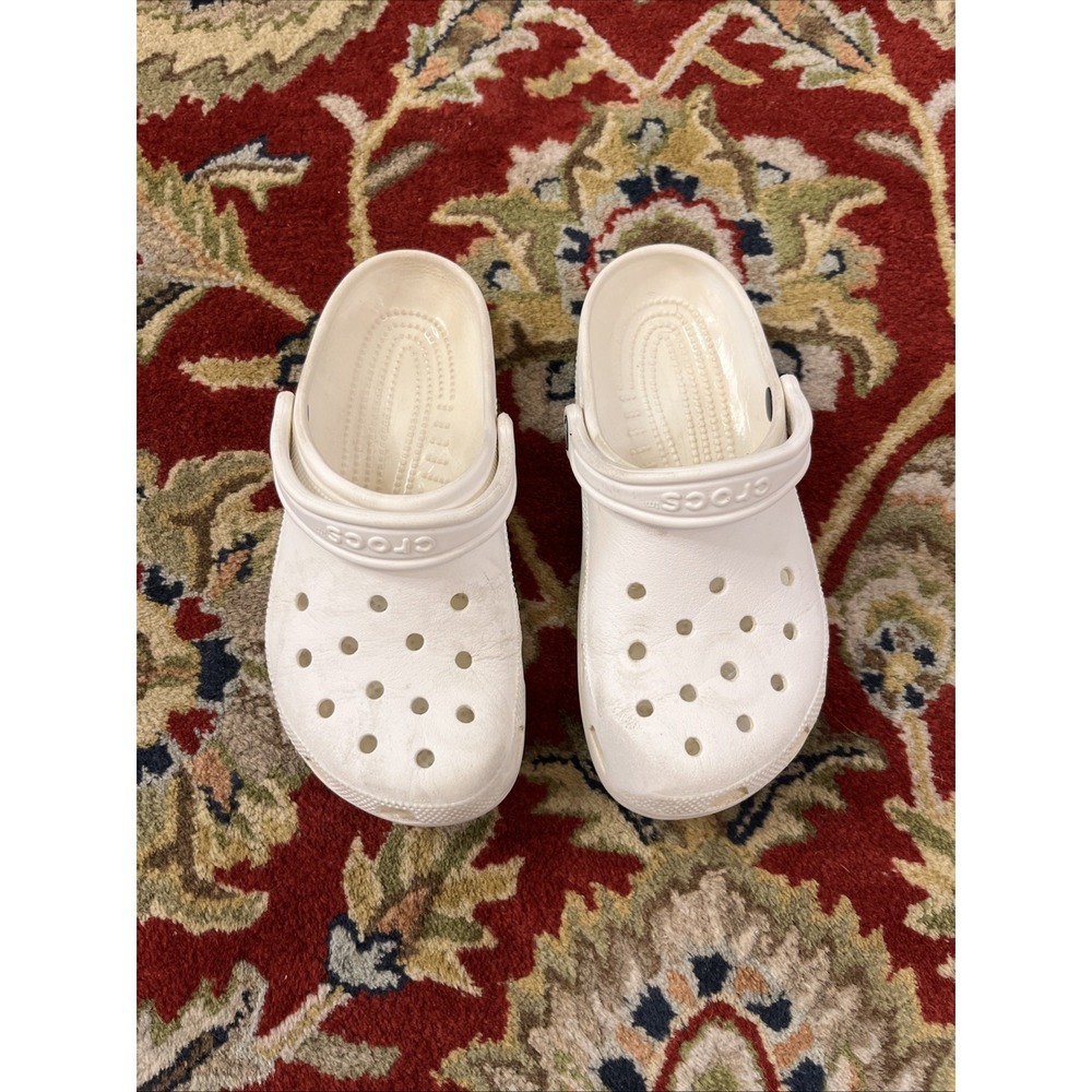 Crocs Women's Size 8 M6 White Classic Clogs Unisex Slip-On Shoes Some Wear